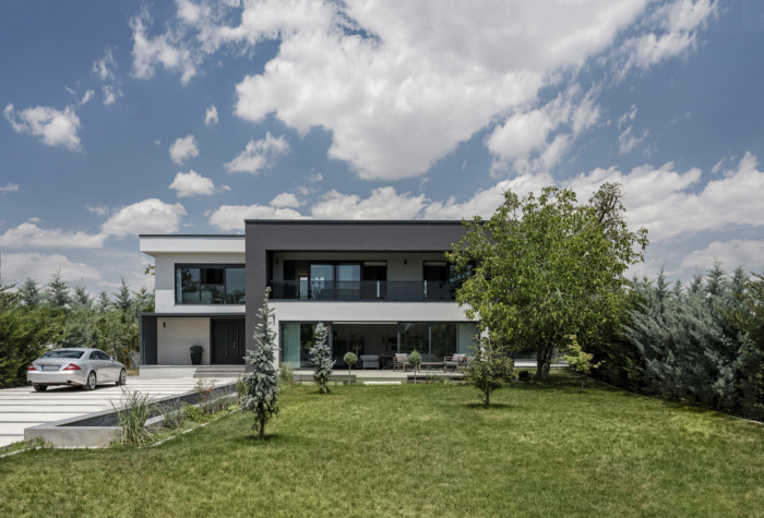 B_House - 0