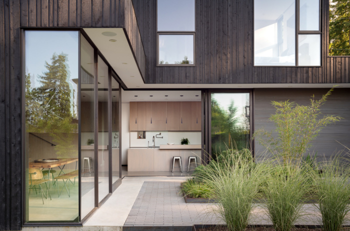 Yo-Ju Courtyard House - 0