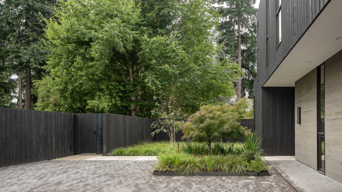 Yo-Ju Courtyard House - 0