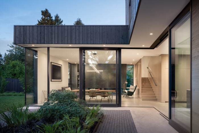 Yo-Ju Courtyard House - 0