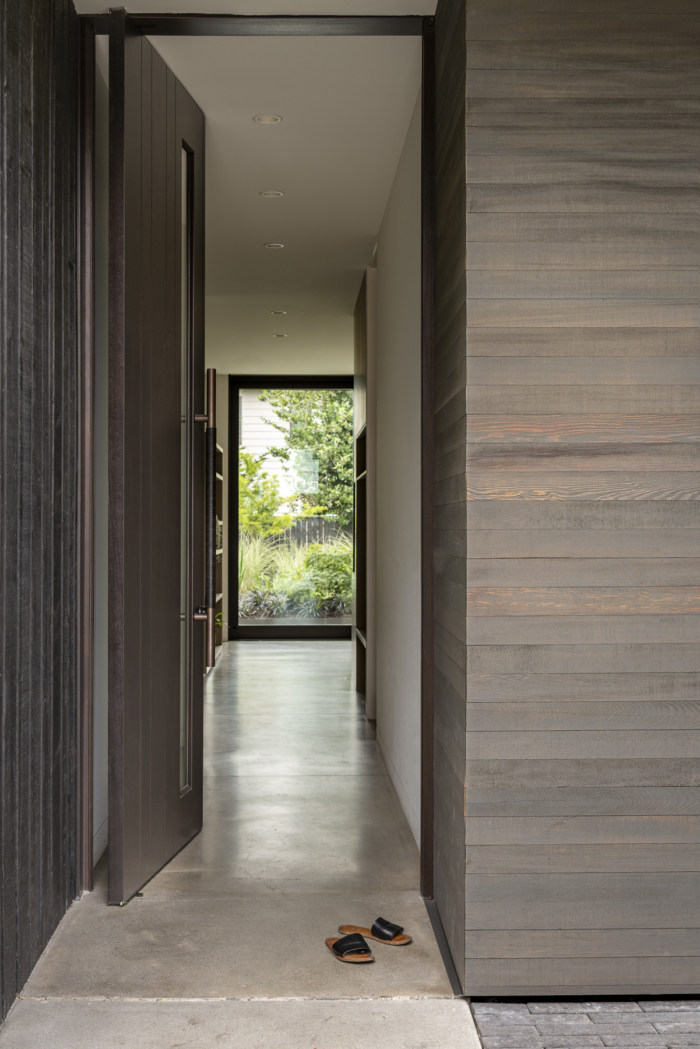 Yo-Ju Courtyard House - 0